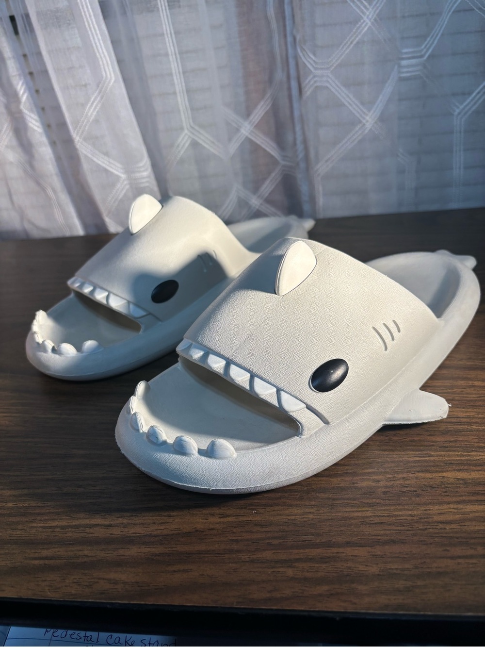 Caron Friends  Eur 42/43 US 9/10 My size 11 fit. Shark Slide Sandals - White